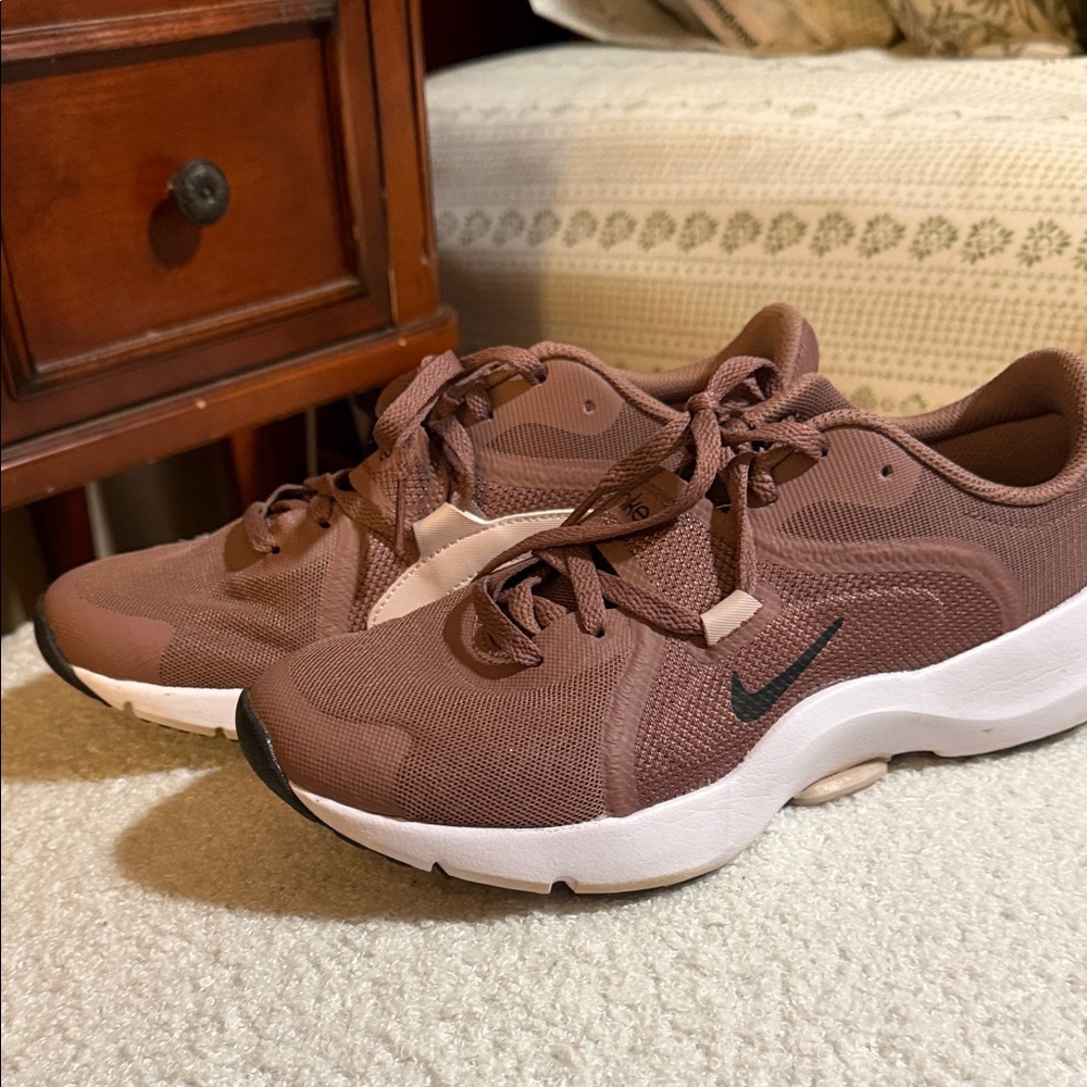 Nike Chocolate Brown Athletic Shoes